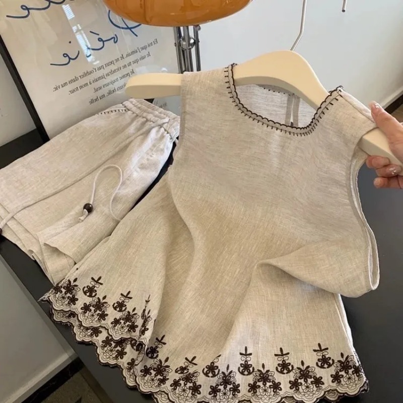 Gilet en dentelle brodée pour  - Sewing Vest avis et prix